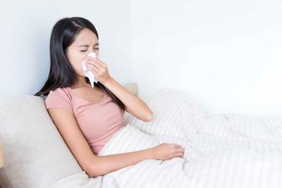 鼻窦炎打喷嚏原因是什么 鼻窦炎应该怎么治疗