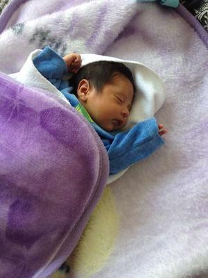 初生的婴儿穿多少不着凉 初生婴儿要睡多久