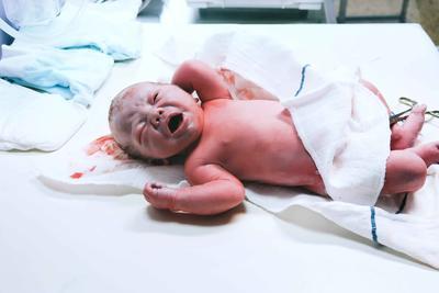 宝宝支气管炎持续低烧怎么治疗 宝宝支气管炎持续低烧的检查办法分析