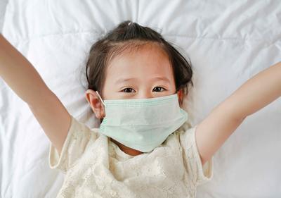 小孩细菌感染反复高烧怎么办 儿童反复感冒发烧如何应对注意什么