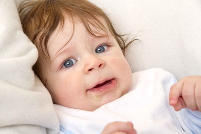 五十天的宝宝感冒了怎么办 新生儿感冒发烧怎么办如何预防