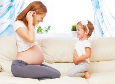 孕晚期轻度妊娠高血压怎么护理 妊娠高血压有什么表现