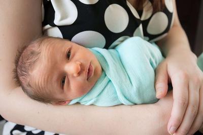 新生儿疝气的症状 如何护理疝气新生儿
