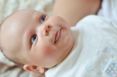 三个月婴儿感冒流鼻涕怎么办啊 如何护理才好