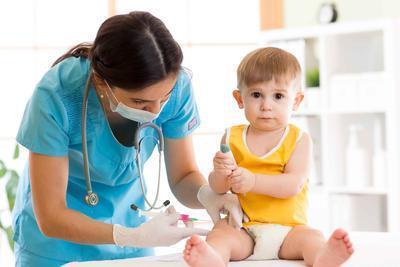 小孩发烧艾灸哪个部位 怎么快速给宝宝退烧