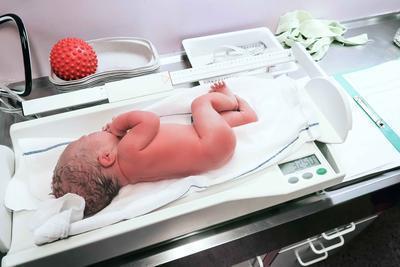 宝宝支气管炎持续低烧怎么治疗 宝宝支气管炎持续低烧的检查办法分析