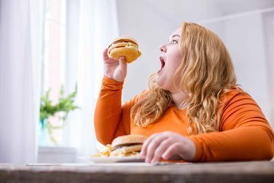 甲亢病的症状有哪些 甲亢病的饮食禁忌有哪些