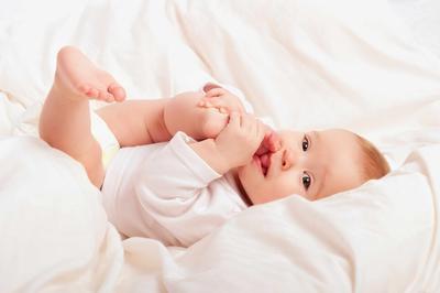 7个月宝宝坐多久合适 七个月小宝宝发育指标
