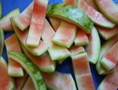 夏季是吃西瓜最佳季节 西瓜皮有何养生功效