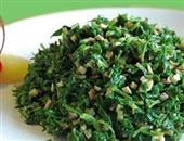 大鱼大肉吃多了吃点野菜有利健康