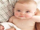 婴儿几个月吐奶最严重 婴儿吐奶会持续到什么时候如何护理