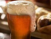 啤酒可降压抗癌防治心脏病