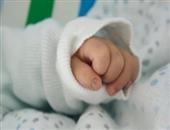 宝宝喷射状呕吐的原因 宝宝吐奶严重怎么办