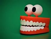 带牙套牙齿痛哭的原因 戴牙套期间的护理措施
