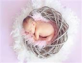 新生儿睡觉使劲扭动并发出声响 如何处理新生儿睡觉使劲扭动并发出声响
