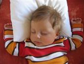 四个月的宝宝一天睡几个小时正常 宝宝睡得少怎么办