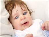 婴幼儿上呼吸道感染的患者该如何治疗 婴幼儿上呼吸道感染有哪些症状表现呢