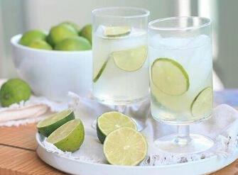 教你柠檬水减肥正确方法
