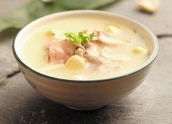 神经衰弱应常吃莲子百合猪肉汤