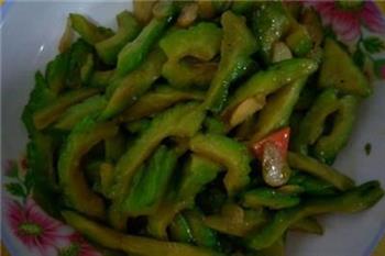 这样吃苦瓜能够帮助孕妈解决上火问题 这样吃苦瓜能够帮助孕妈解决上火问题