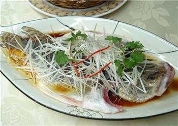 做清蒸鱼要掌握这六个方面的诀窍