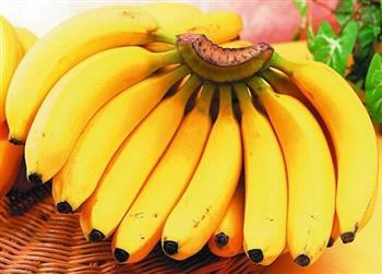 晨练前吃根香蕉可防运动性低血糖症状养生