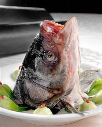 吃鱼头火锅不可以搭配菠菜误区