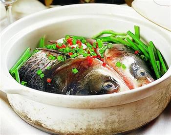 吃鱼头火锅不要搭配波菜