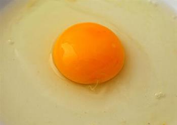 鸡蛋黄的功效与作用_鸡蛋黄的食用禁忌_鸡蛋黄的制作技巧