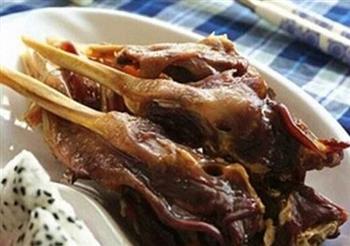 腊鸭头能和李子一起吃吗/同吃_腊鸭头和李子相克吗 腊鸭头能和李子一起吃吗/同吃_腊鸭头和李子相克吗