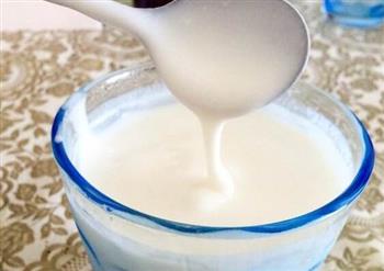 脱脂酸奶的功效与作用_脱脂酸奶的食用禁忌_脱脂酸奶的制作技巧