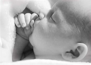 新生儿鞘膜积液的原因是什么 新生儿鞘膜积液的治疗方法有哪些