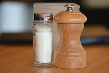 什么食用盐是碱性物质 食用盐是酸性还是碱性