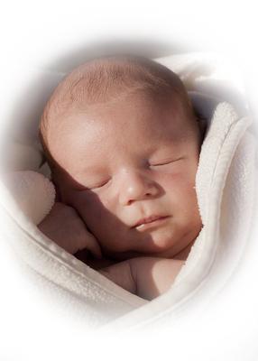 婴儿睡觉吃手指是怎么回事 婴儿睡觉吃手指的注意事项