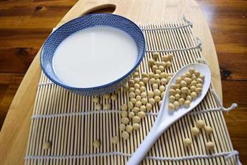 豆浆花生的功效与作用是什么 花生大豆完美饮食搭配