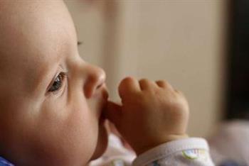 新生宝宝肚子胀气怎么办 应该怎么预防宝宝胀气呢