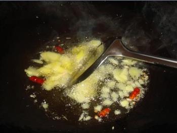红烧萝卜肥肠的做法图解4