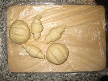 牛角小面包的做法步骤10