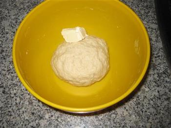 牛角小面包的做法图解2
