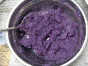 香甜的紫薯包包的做法图解1