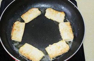 煎豆腐块的做法步骤10