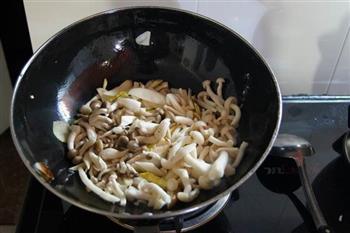 砂锅珍菌汤的做法图解7