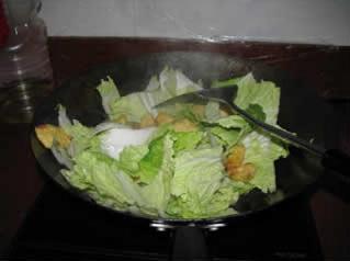 白菜炖豆泡的做法步骤5