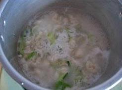 清淡疙瘩汤的做法步骤3