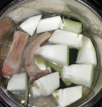 薏米冬瓜排骨汤的做法步骤2