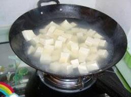 酱烧肉末豆腐的做法步骤2