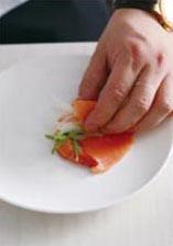鲜虾鲑鱼卷的做法步骤3