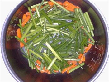 韭菜花素炒白带鱼的做法步骤4