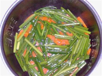 韭菜花素炒白带鱼的做法步骤5