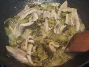 酸菜焖米鱼胶的做法图解6